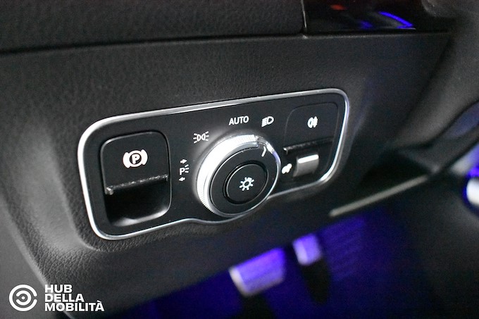 MERCEDES-BENZ B 180 d Automatic Premium